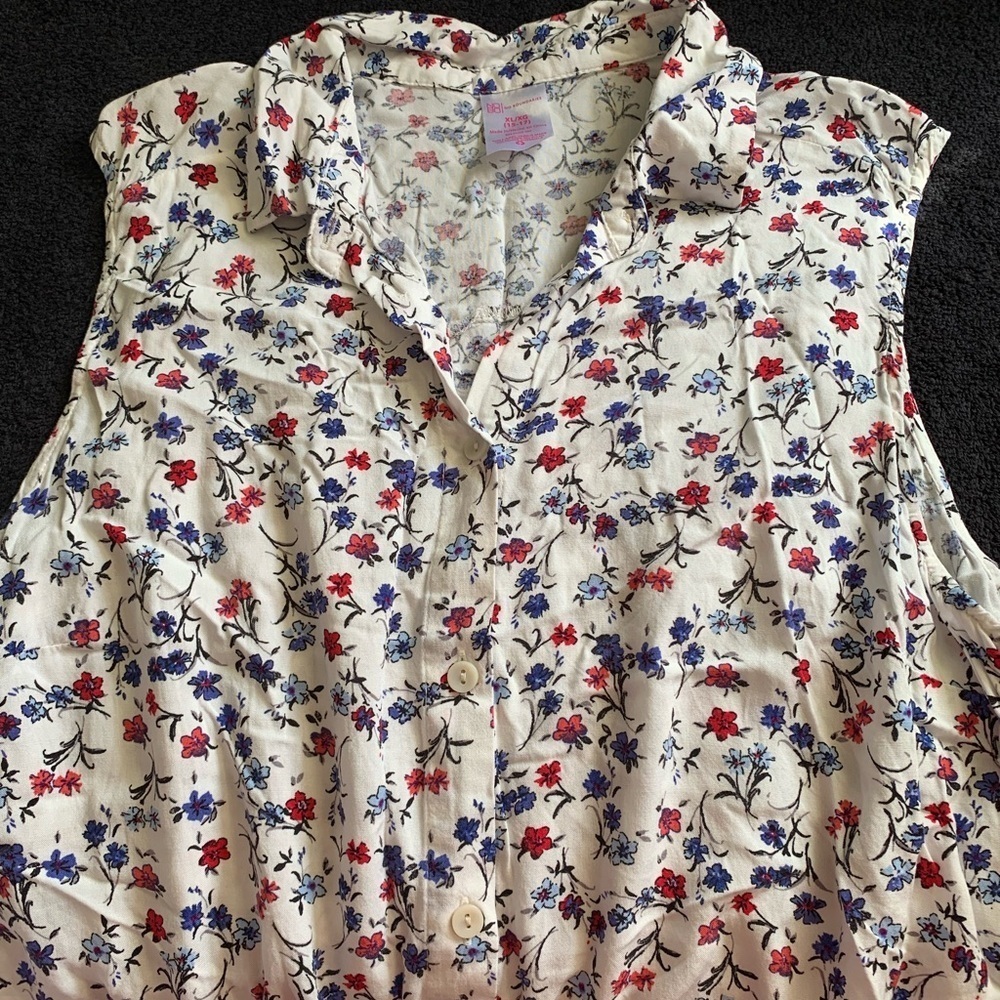 No Boundaries Floral Top - Picture 3 of 6